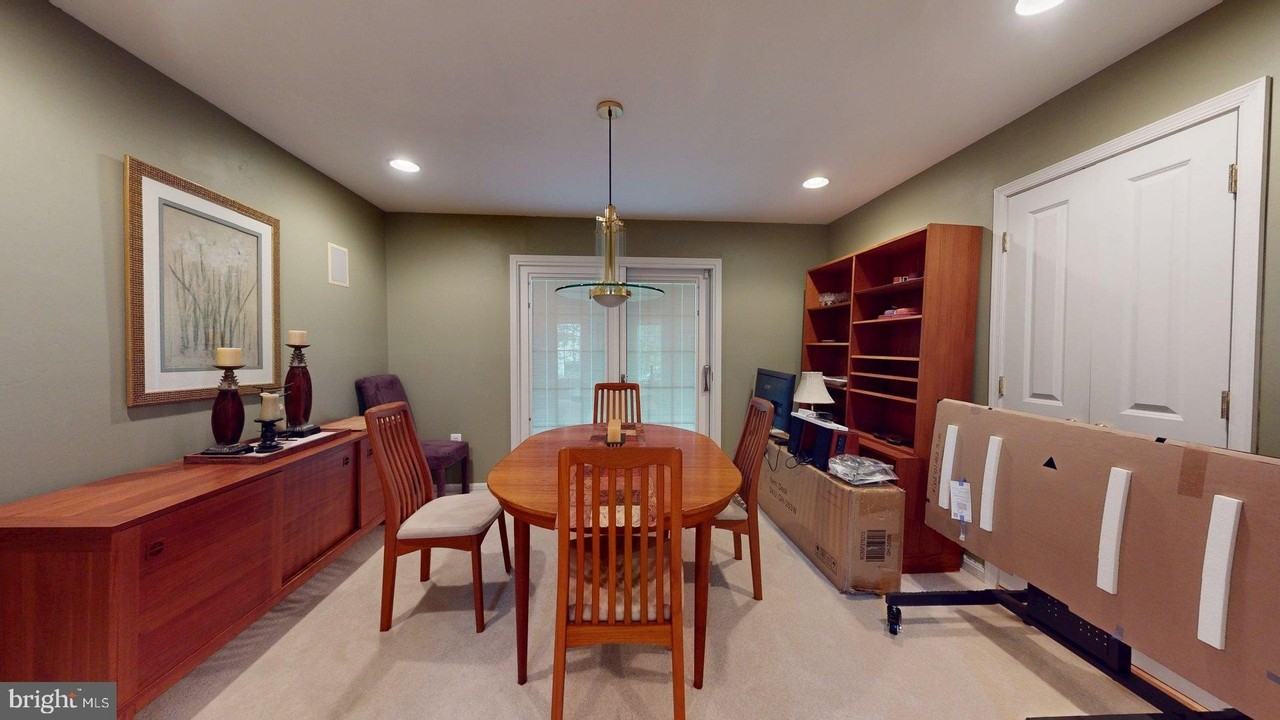 5803 Hall St - Photo 6 of 35
