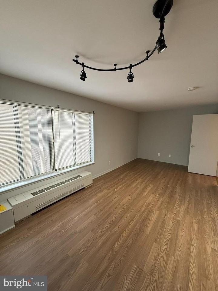 3100 S Manchester St #333 - Photo 5 of 16