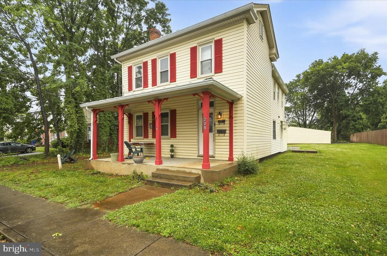 228 Cloud St - Photo 2 of 22