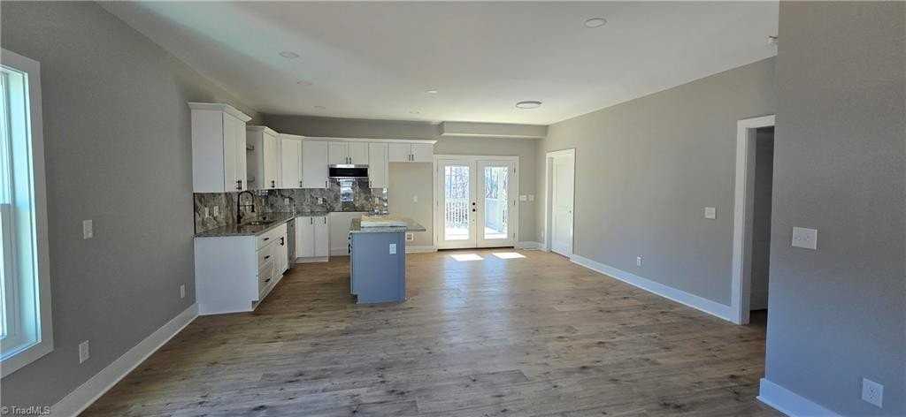 5058 Shattalon Dr - Photo 6 of 43