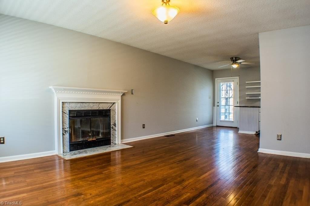 2179 Dave St - Photo 3 of 12