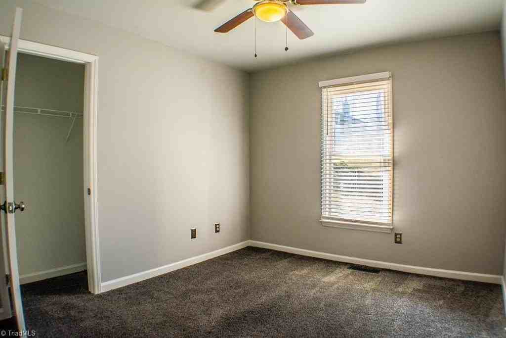 2179 Dave St - Photo 4 of 12