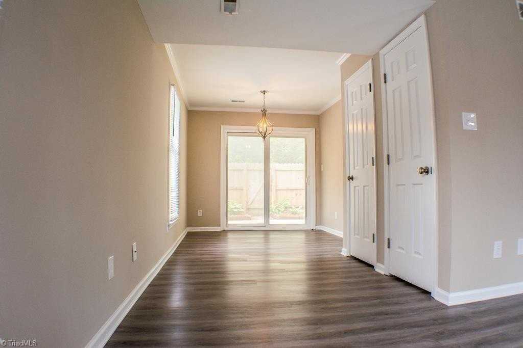321 Oak Arbor Ln - Photo 4 of 9