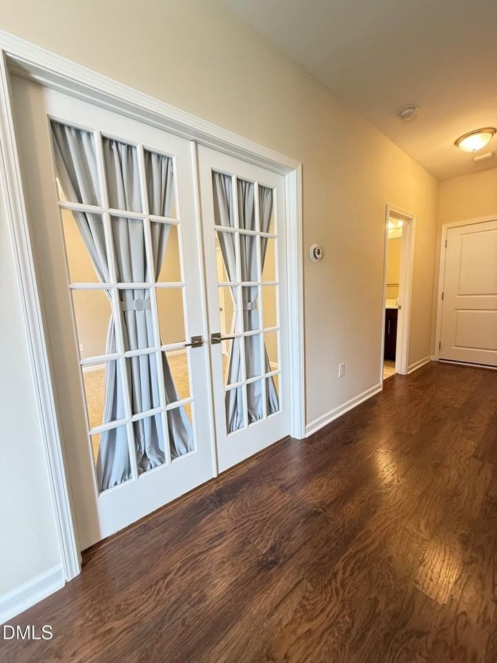 537 Austin View Blvd - Photo 4 of 41