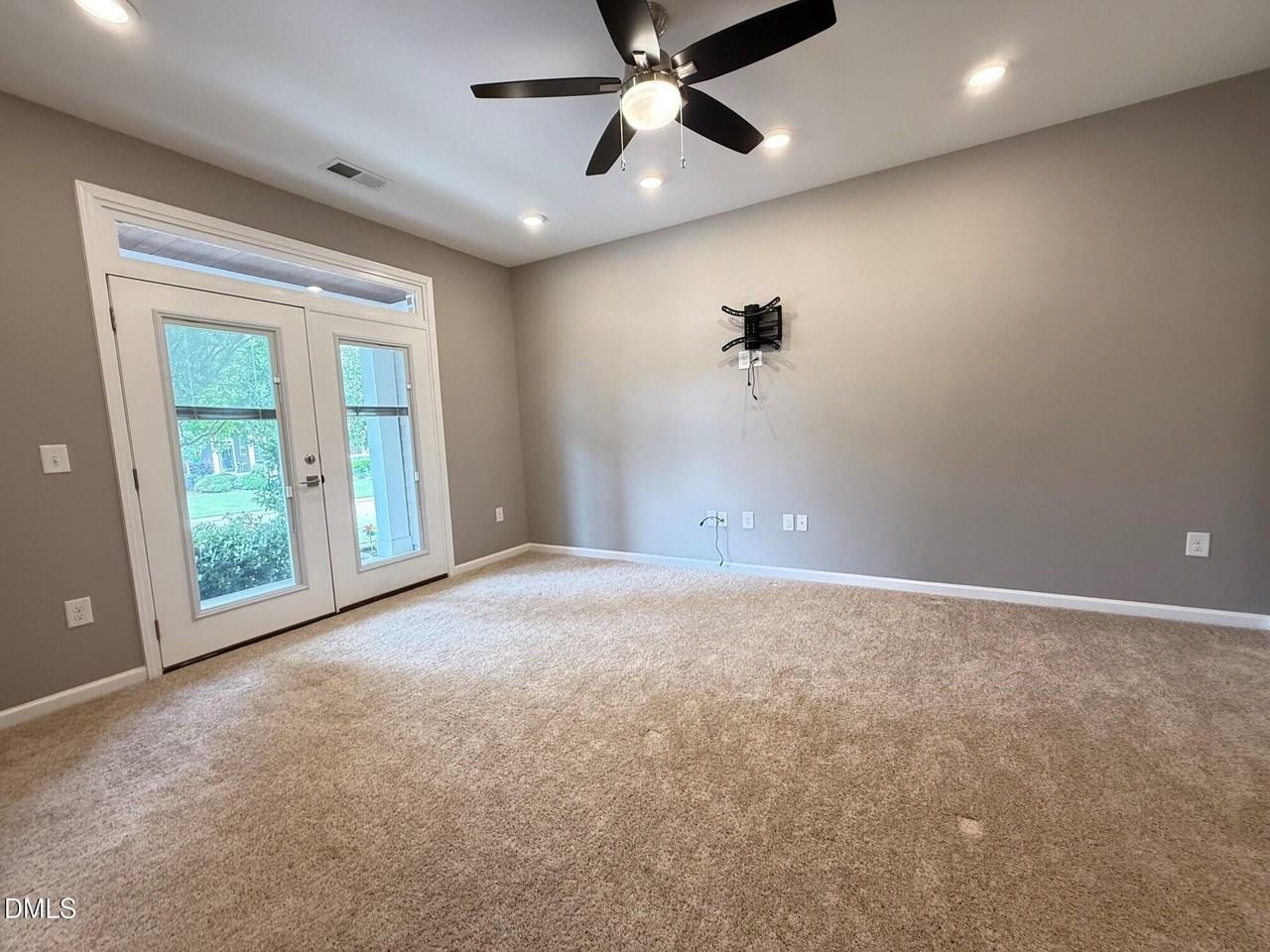 537 Austin View Blvd - Photo 6 of 41