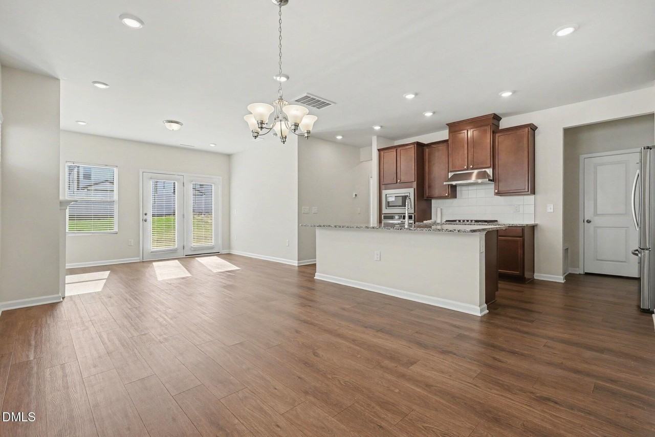 653 Rawls Dr - Photo 5 of 17
