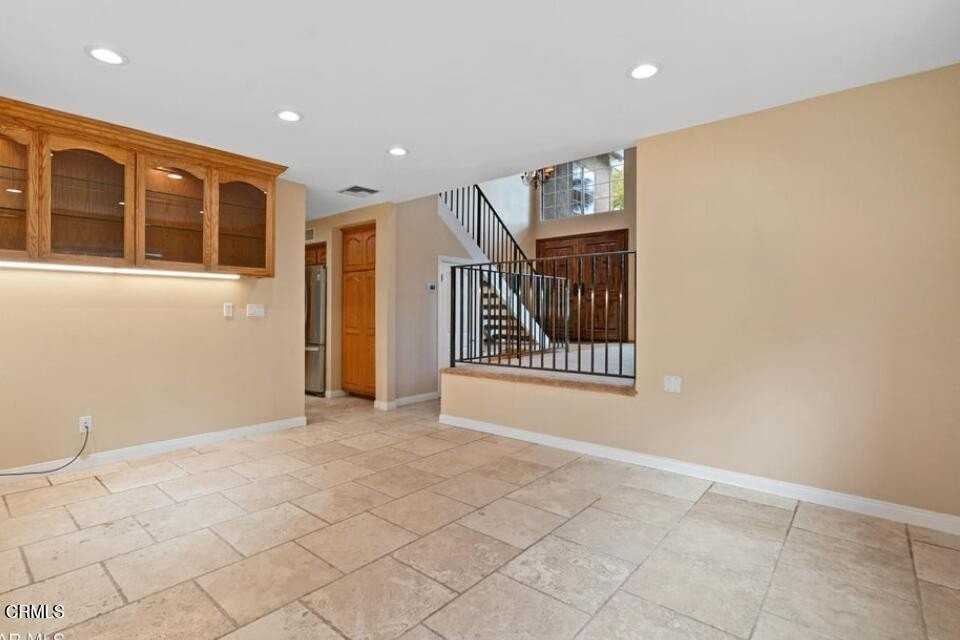447 Santa Barbara Cir - Photo 4 of 21