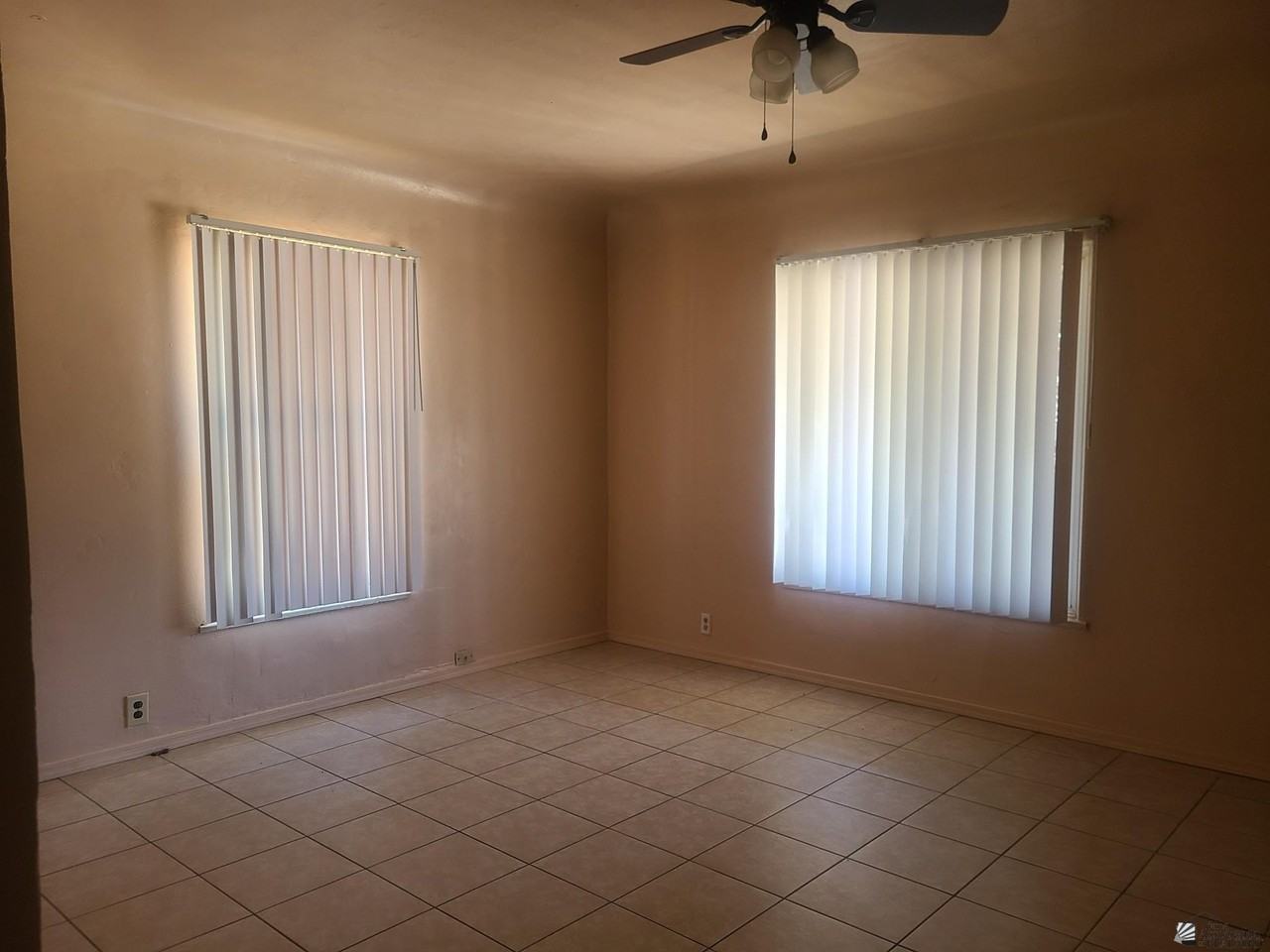 600 W 20th Pl - Photo 3 of 18
