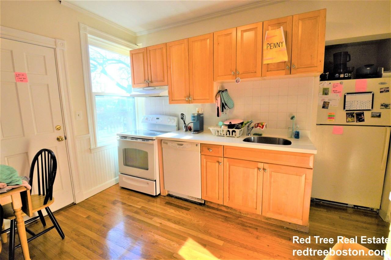 6 Colliston Rd #U2 - Photo 2 of 8