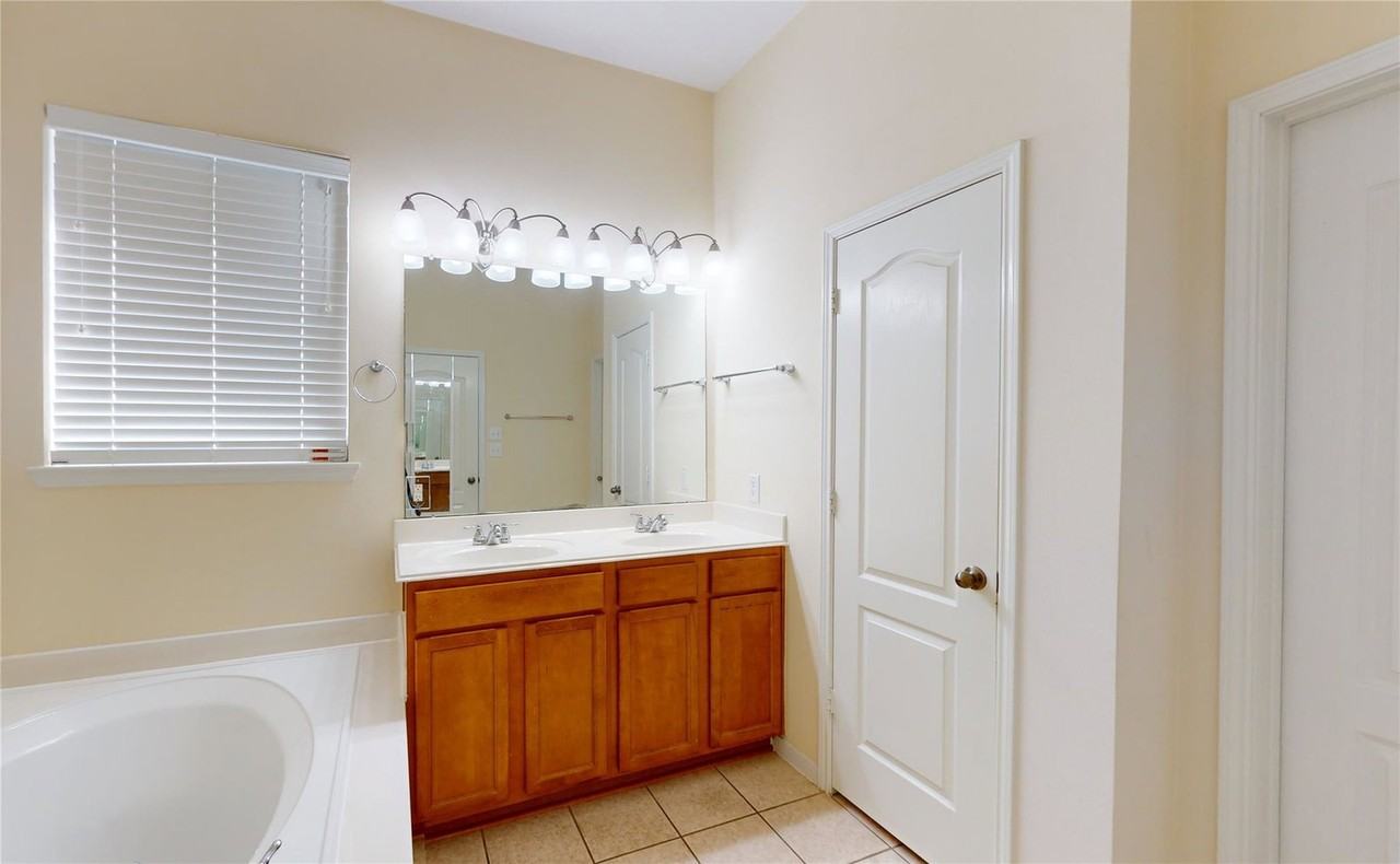 E Auden Cir - Photo 5 of 8