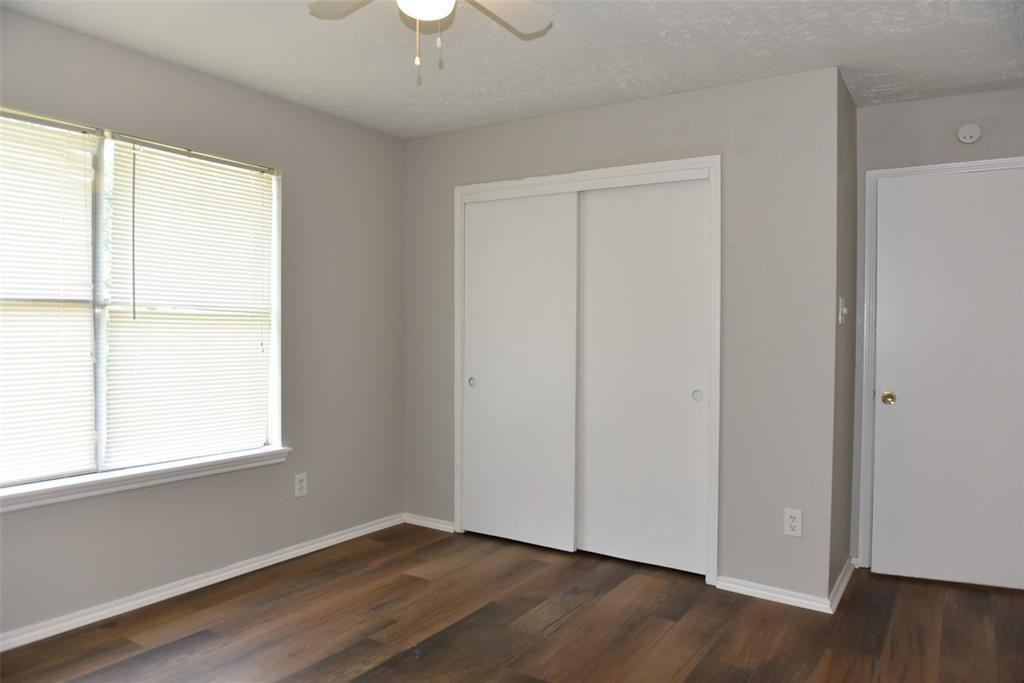 Glenmeadow Dr - Photo 2 of 8