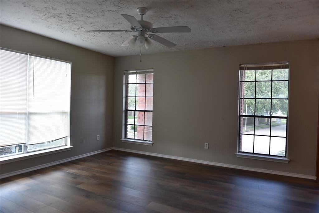Glenmeadow Dr - Photo 3 of 8