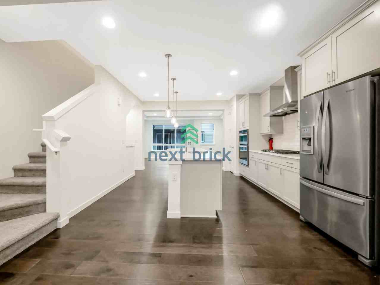 615 238th St Se #B - Photo 5 of 22