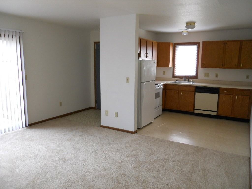 2100 Haskell Ave #F1 - Photo 2 of 7