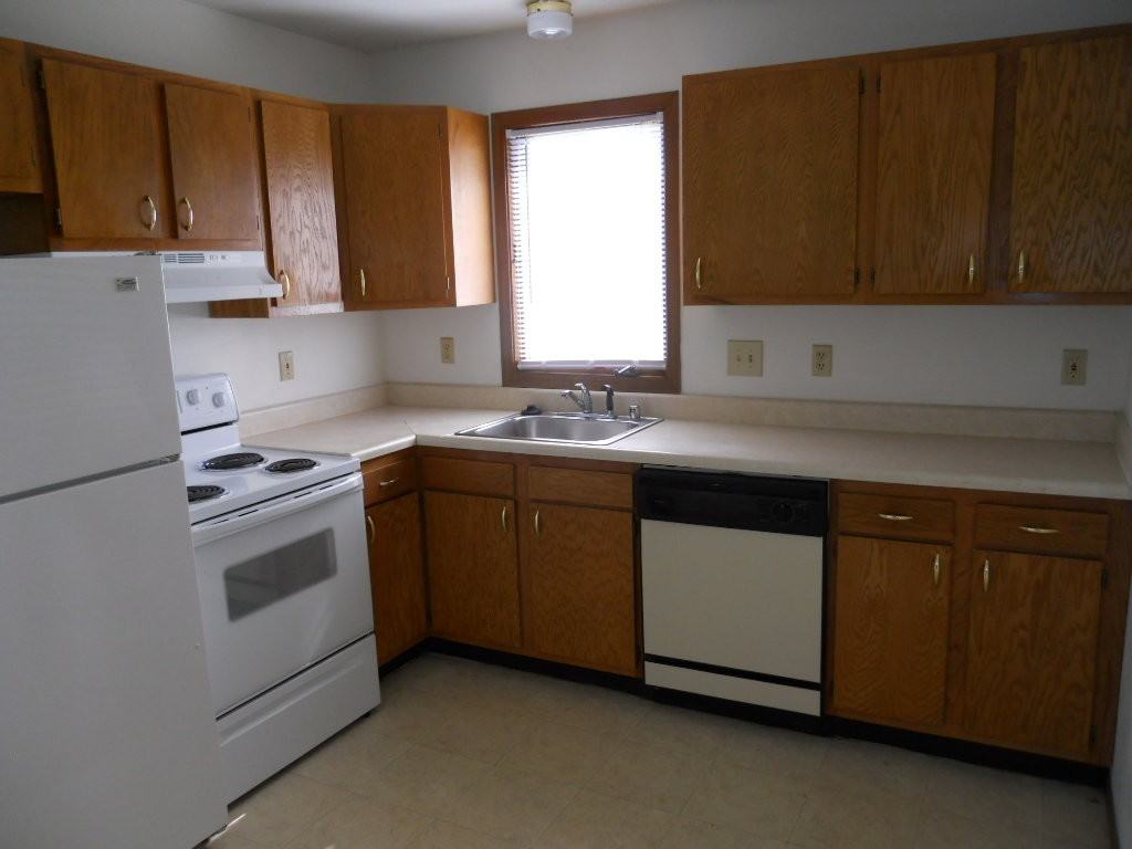 2100 Haskell Ave #F1 - Photo 3 of 7