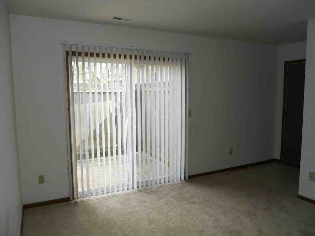 2100 Haskell Ave #F1 - Photo 4 of 7