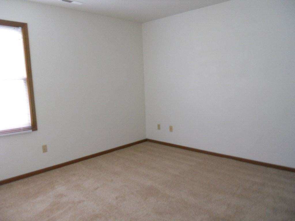 2100 Haskell Ave #F1 - Photo 5 of 7