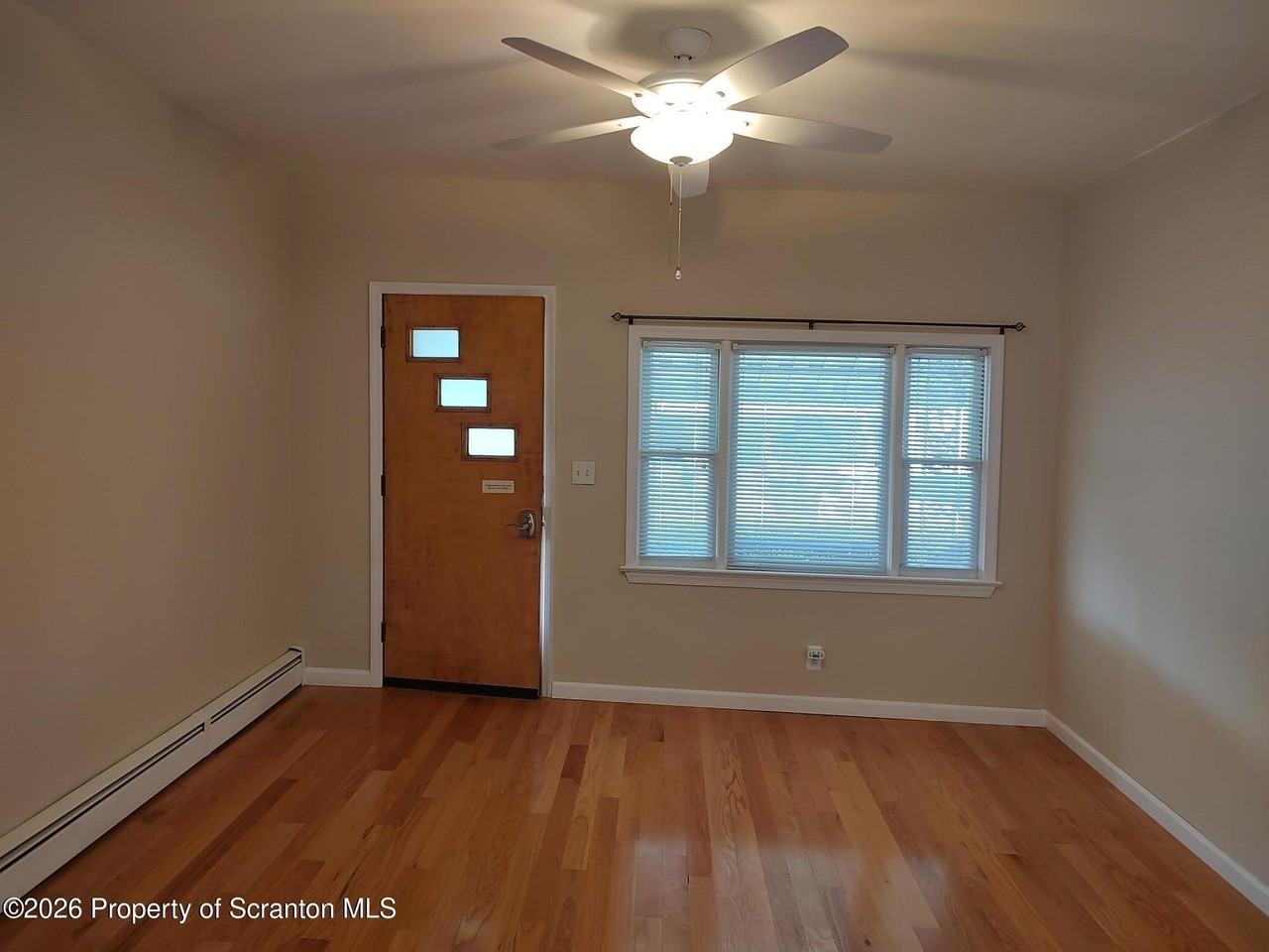 520 Morgan St - Photo 4 of 13