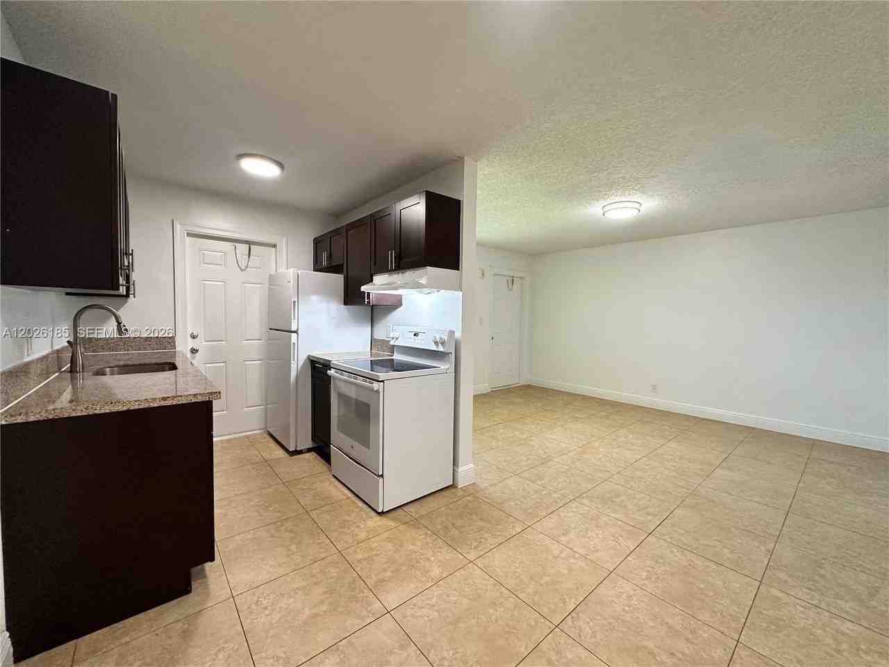 2900 Ne 17th Ave #204 - Photo 2 of 28