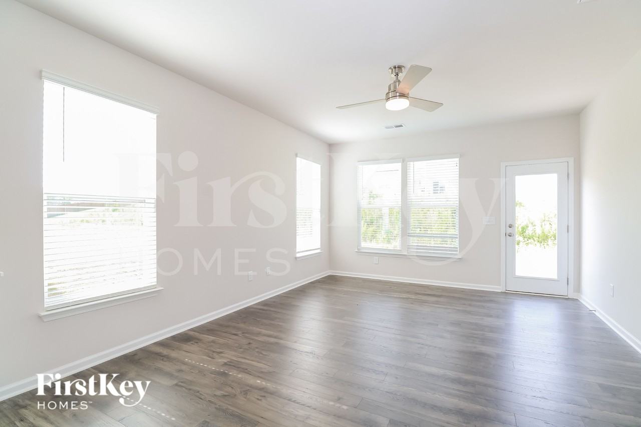 627 Goldburn Way - Photo 4 of 16