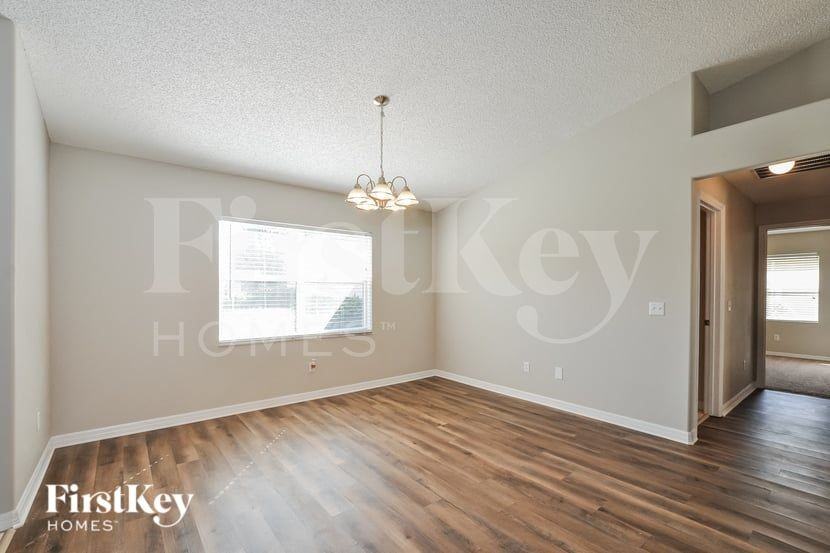 8 Wild Oak Pl - Photo 6 of 15