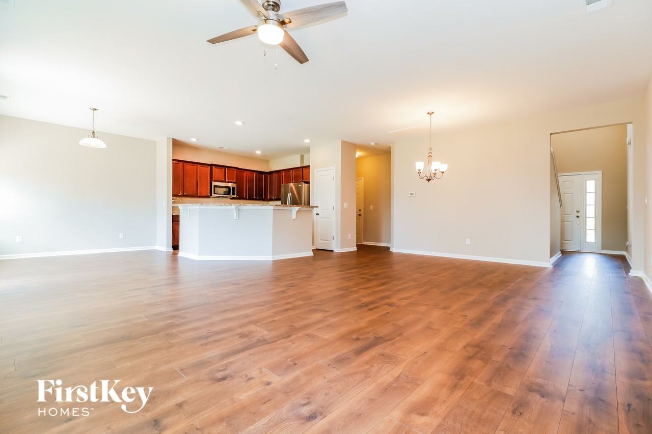 343 Bradley Bend Dr - Photo 2 of 16