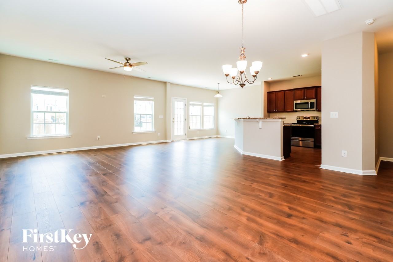 343 Bradley Bend Dr - Photo 3 of 16