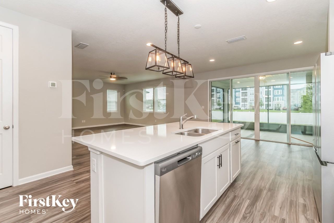 2081 Amberly Dr - Photo 7 of 15