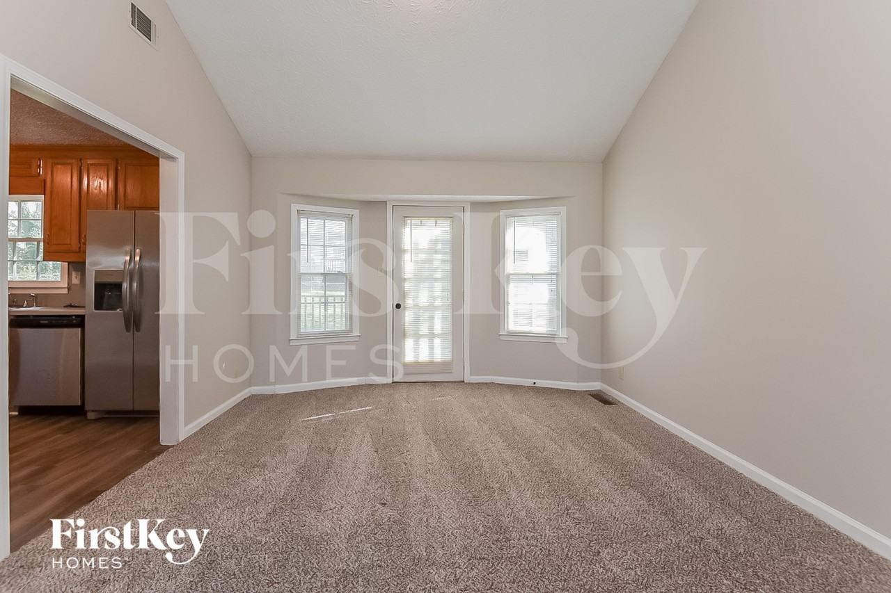 5029 Shelley Ct - Photo 5 of 16