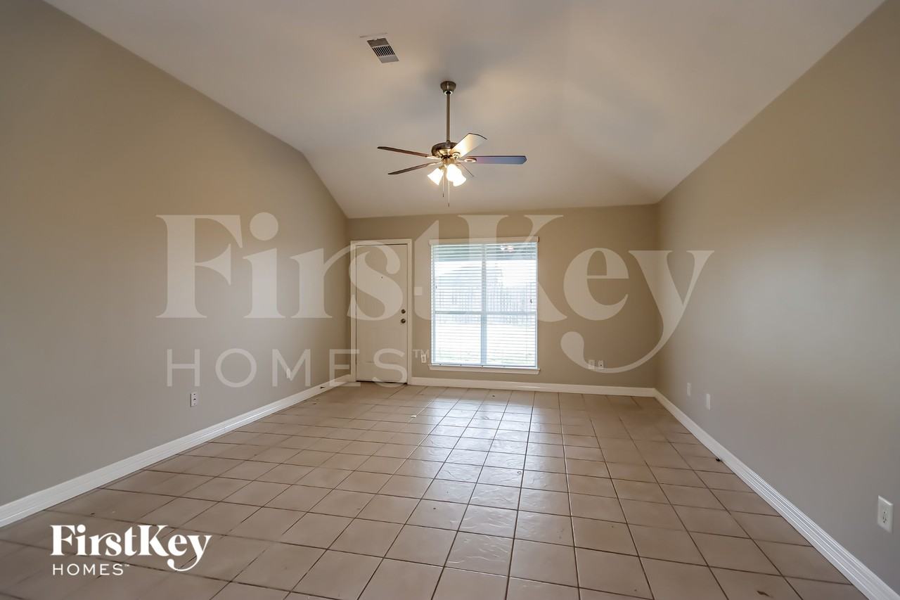 15114 Diamond Way - Photo 3 of 16