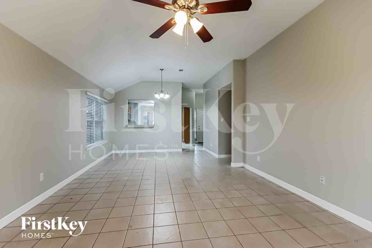 15114 Diamond Way - Photo 4 of 16