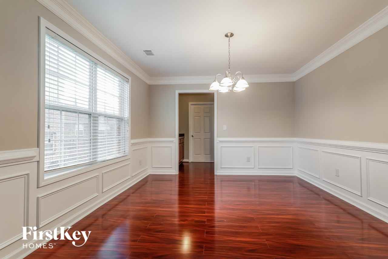 1528 Park Knoll Trl - Photo 4 of 15