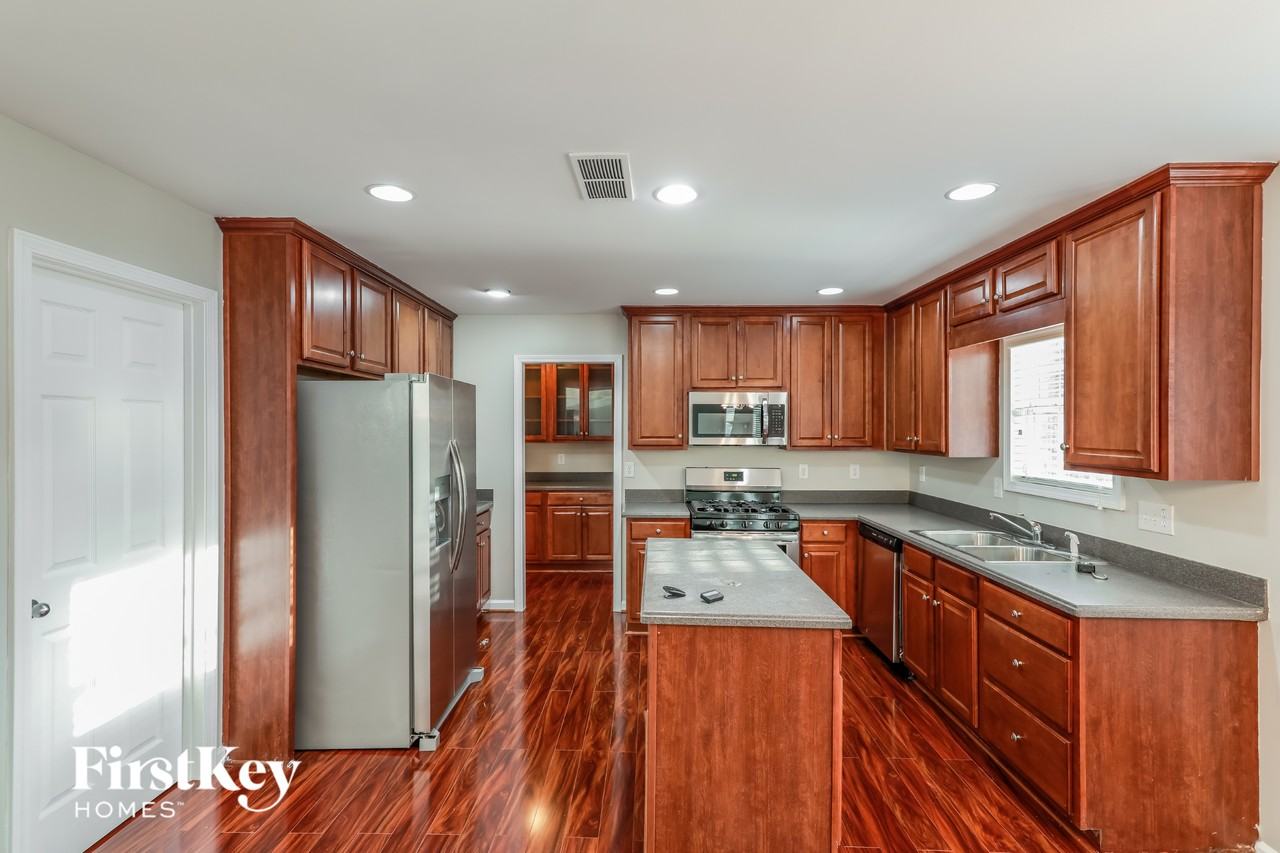 1528 Park Knoll Trl - Photo 5 of 15