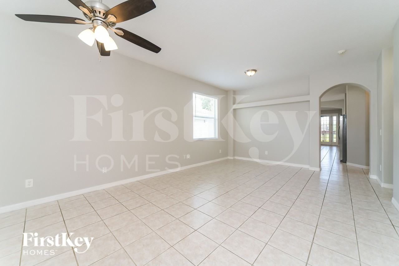1506 Nestlewood Trl - Photo 2 of 19