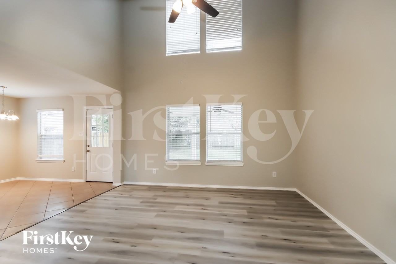 12218 Sunlight Peak Ln - Photo 3 of 16