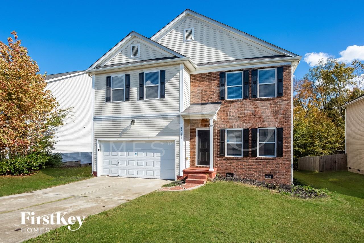 15221 Chowning Tavern Ln - Photo 4 of 16