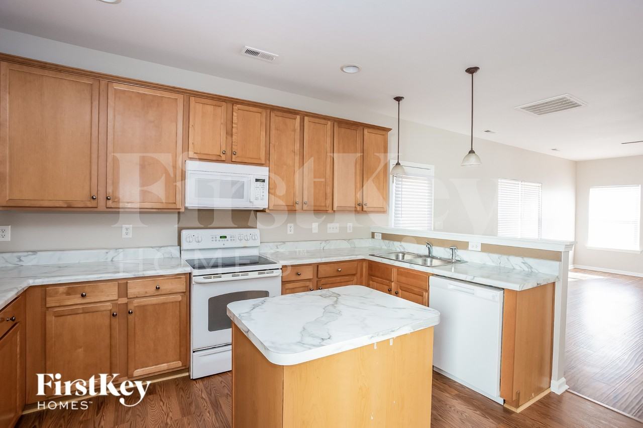 15221 Chowning Tavern Ln - Photo 7 of 16