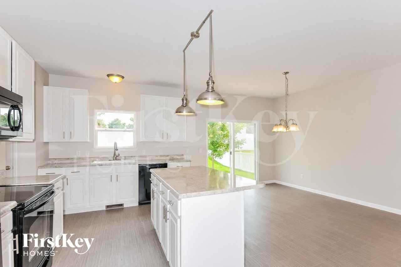 135 Berry Manor Cir - Photo 6 of 15