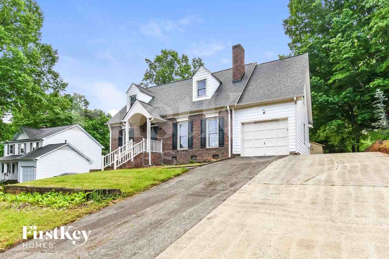 6411 Cardinal Wood Dr - Photo 2 of 15