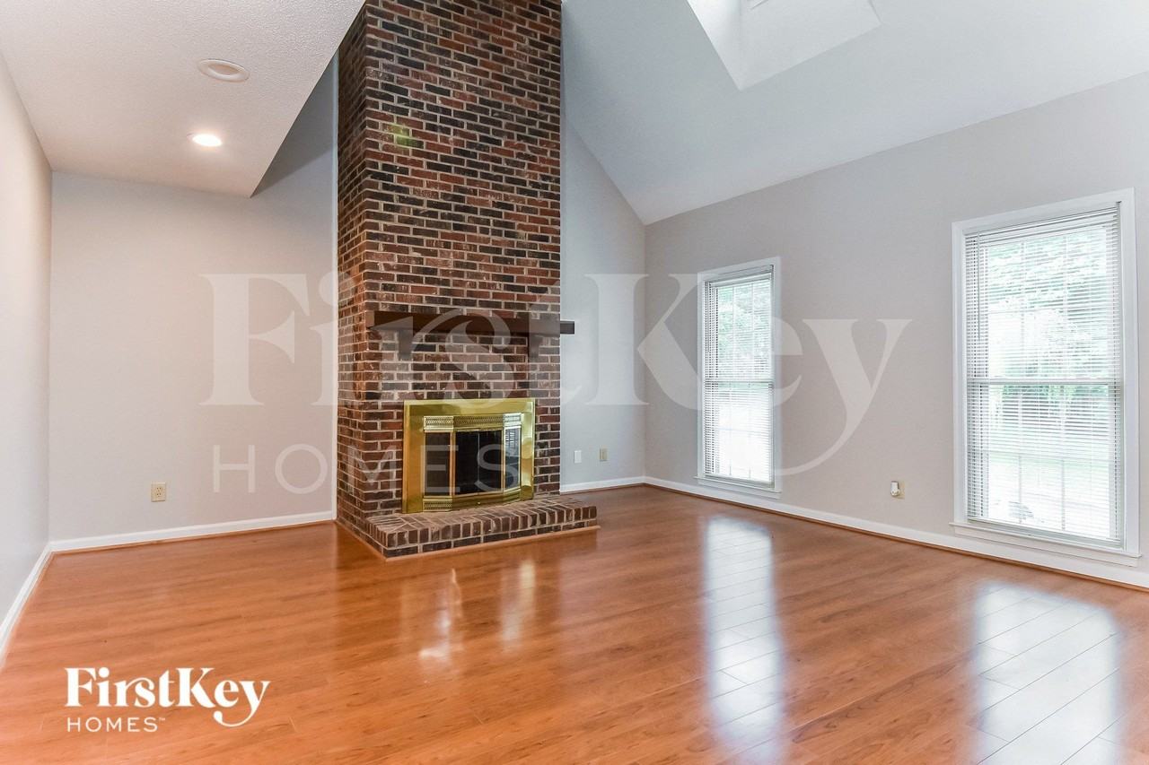 6411 Cardinal Wood Dr - Photo 3 of 15