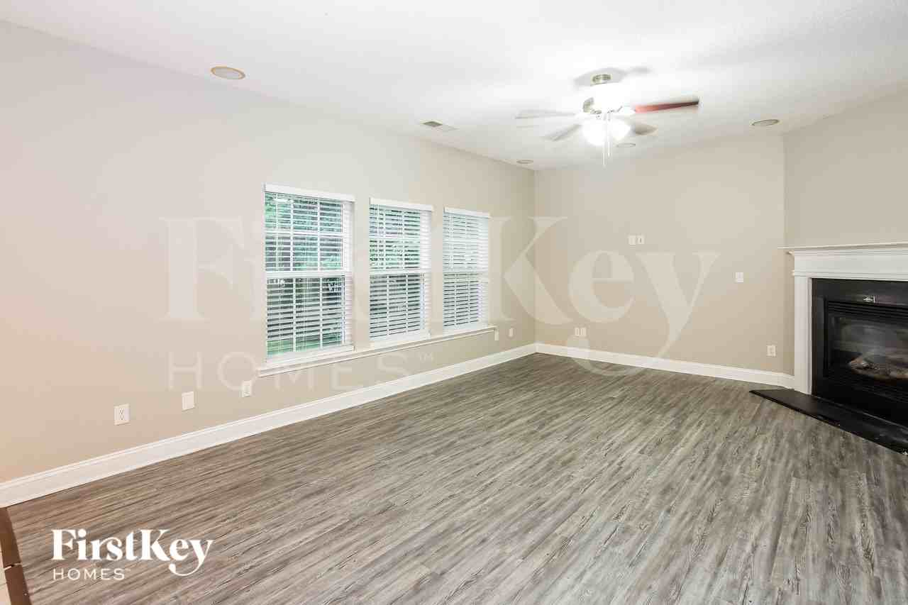 4628 Brookwood Rd - Photo 3 of 19