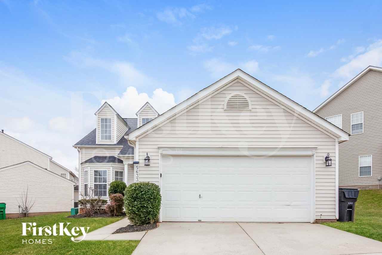 5633 Waverly Lynn Ln
