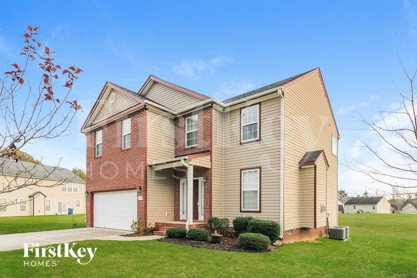 5290 Crosswinds Rd - Photo 2 of 15