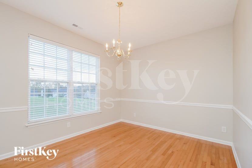 5290 Crosswinds Rd - Photo 5 of 15