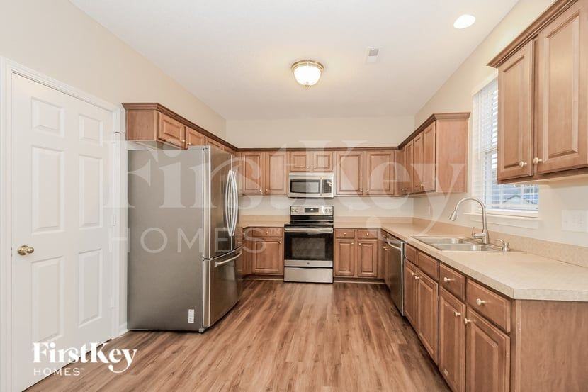 5290 Crosswinds Rd - Photo 6 of 15