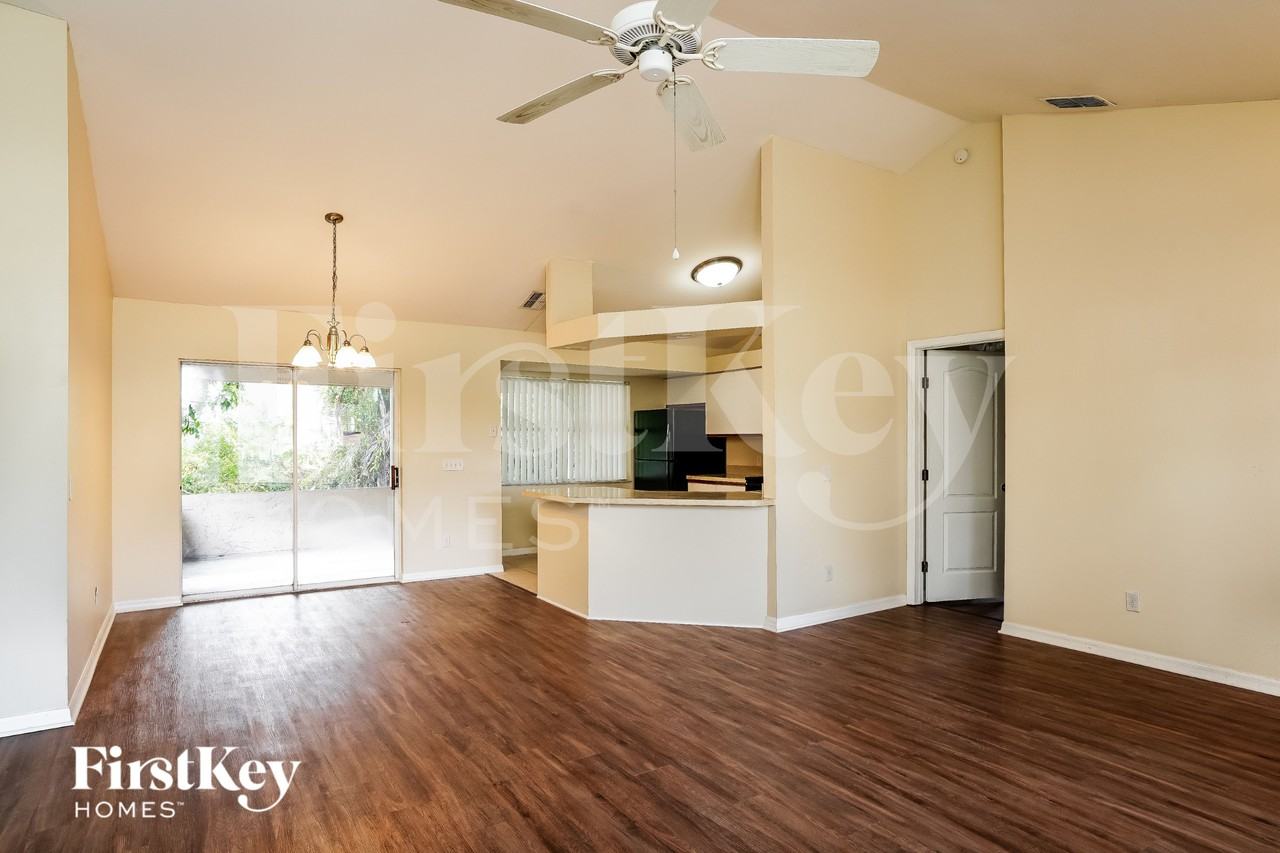 9096 Frank Rd - Photo 4 of 16