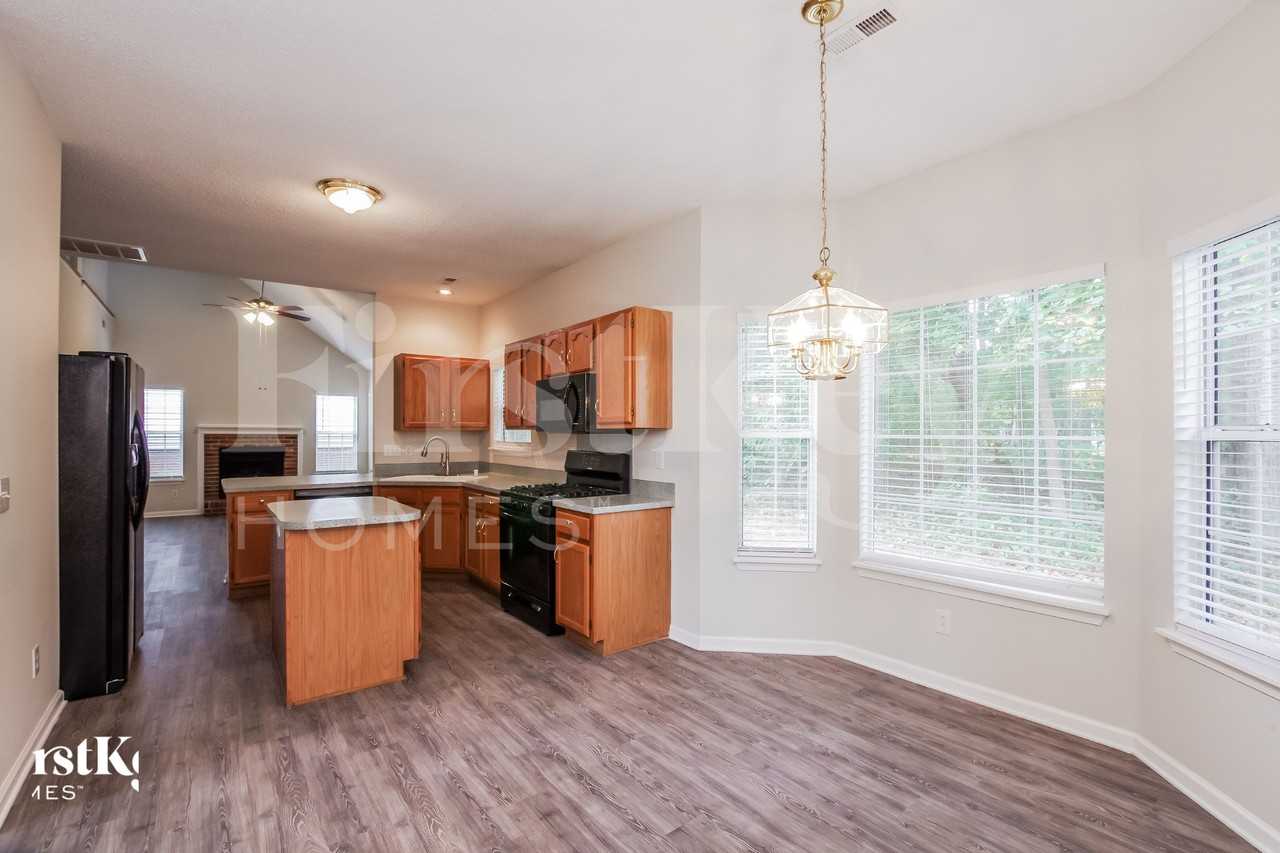 7031 Reedy Creek Rd - Photo 6 of 16