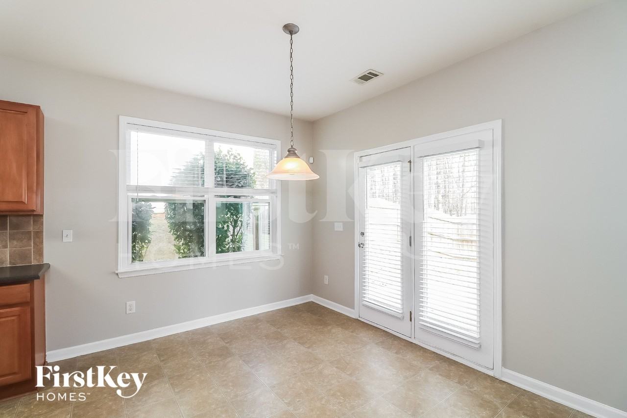 6483 Stonelake Pl Sw - Photo 4 of 15