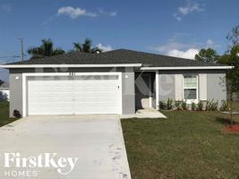 featured image of 561 Se Brookside Ter