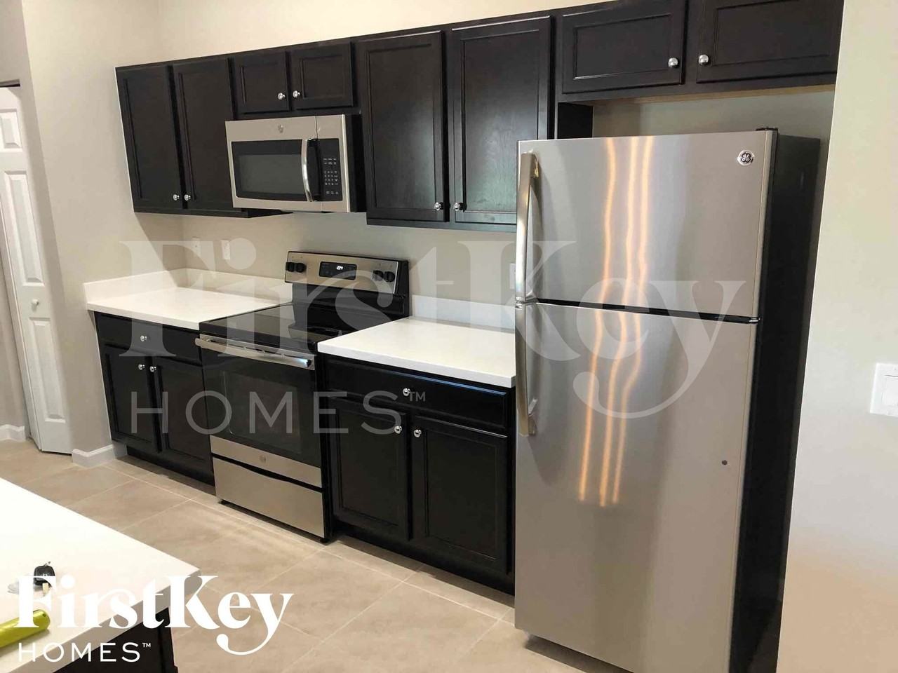 561 Se Brookside Ter - Photo 5 of 15